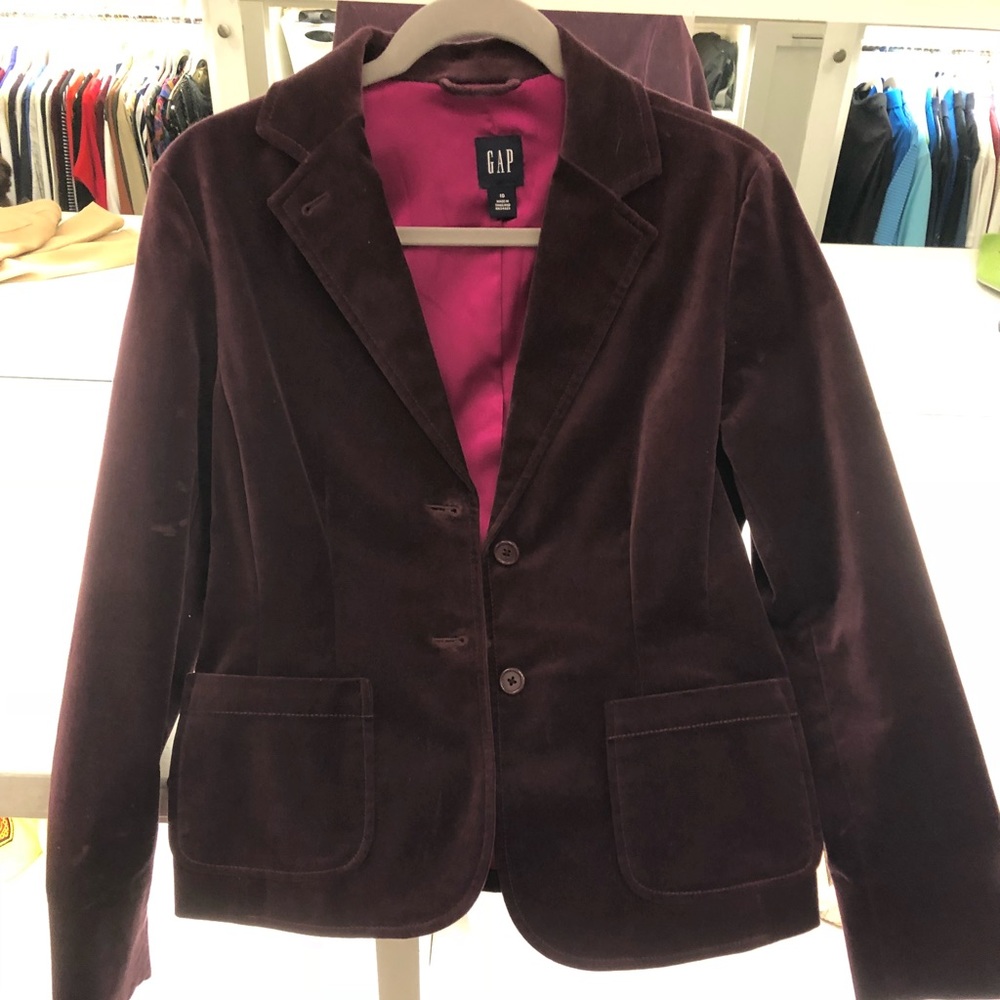 Size 10 velvet blazer.